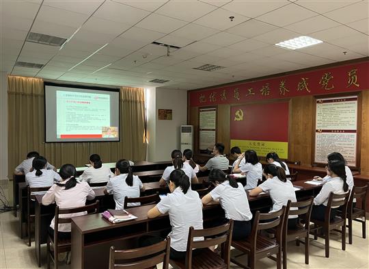云博体育集团有限公司
组织参加疫情常态化下建筑企业经营管理风险管控培训